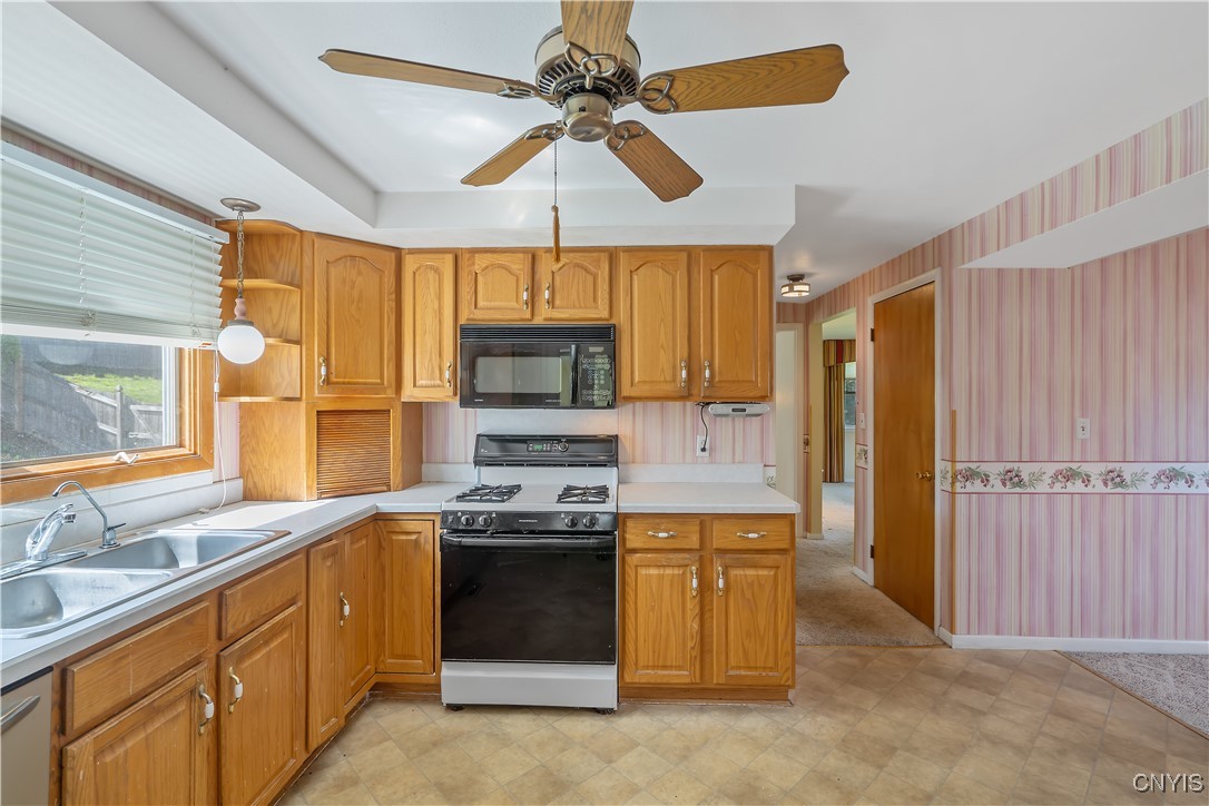 108 Stonehedge Road, Camillus, New York image 19