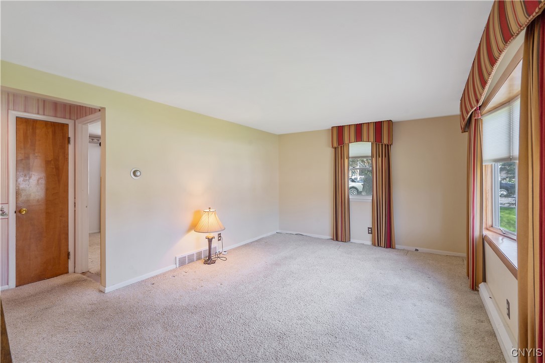 108 Stonehedge Road, Camillus, New York image 7