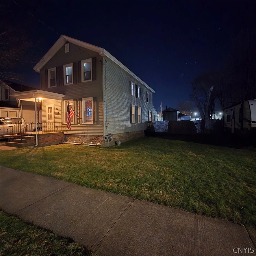 8 E 5th Street
