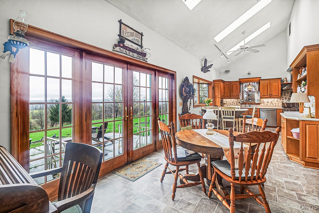8915 Grange Hill Rd Rd, New Hartford, New York image 24