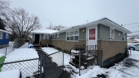 Photo of 402 Buckley Road, Salina, NY 13088 (MLS # S1652781)