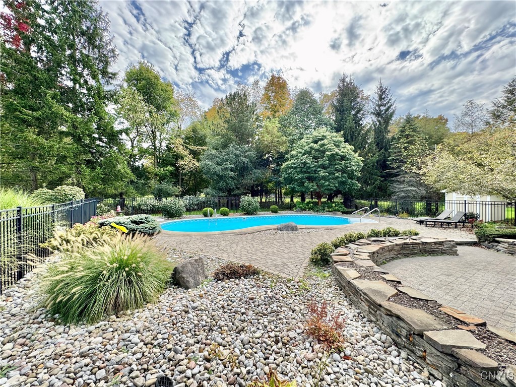 Manlius, New York 13104, United States, 3 Bedrooms Bedrooms, ,3 BathroomsBathrooms,Residential,Active,219847