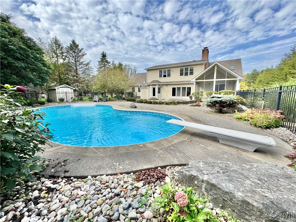 Manlius, New York 13104, United States, 3 Bedrooms Bedrooms, ,3 BathroomsBathrooms,Residential,Active,219847