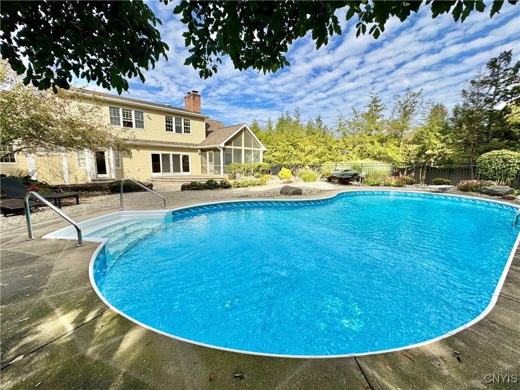 Manlius, New York 13104, United States, 3 Bedrooms Bedrooms, ,3 BathroomsBathrooms,Residential,Active,219847