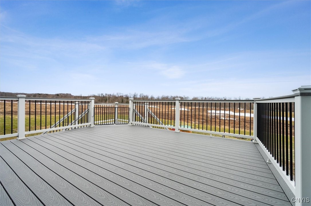 10080 Mallory Road, New Hartford, New York image 46