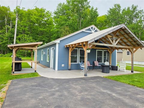 Homes For Sale - 6394 Lakeshore Road<br/> Oneida County, Verona, NY 13478