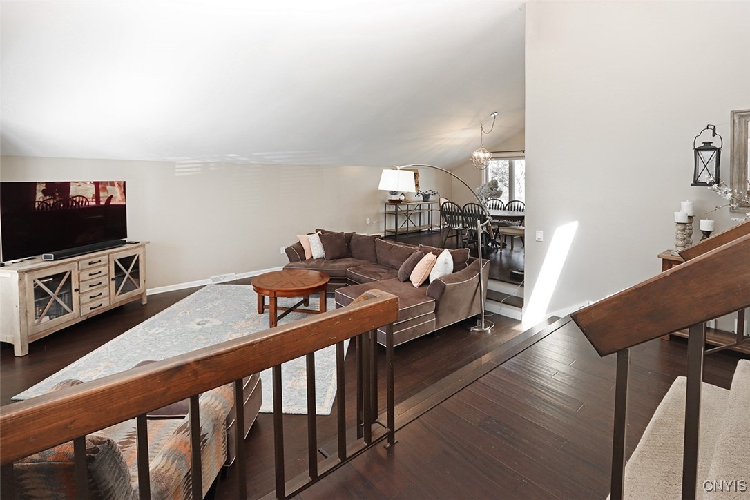 8228 Verbeck Drive, Manlius, New York image 5