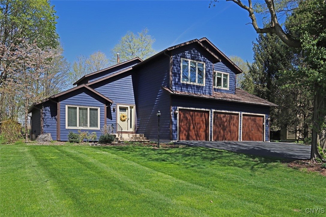 8228 Verbeck Drive, Manlius, New York image 1