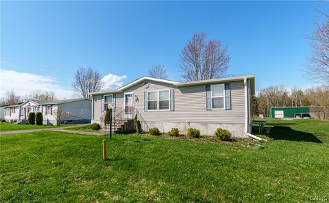 Photo of 26 Carmel Drive, Westmoreland, NY 13440 (MLS # S1674580)