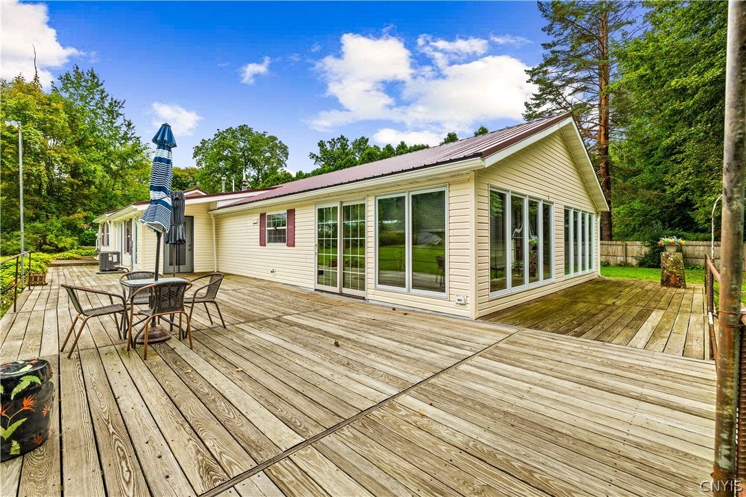 121 COUNTRY RD