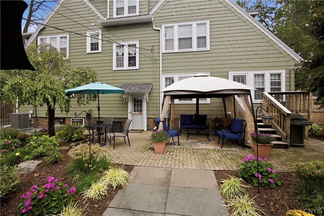 221 Brattle Road