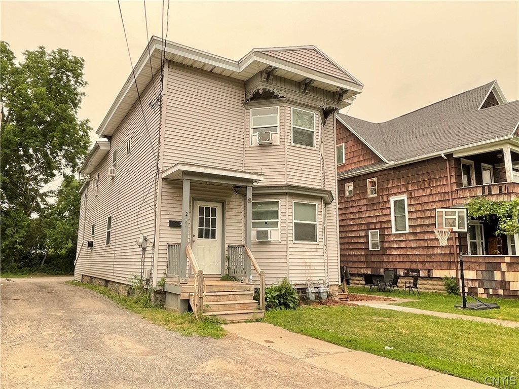 202 W Yates Street