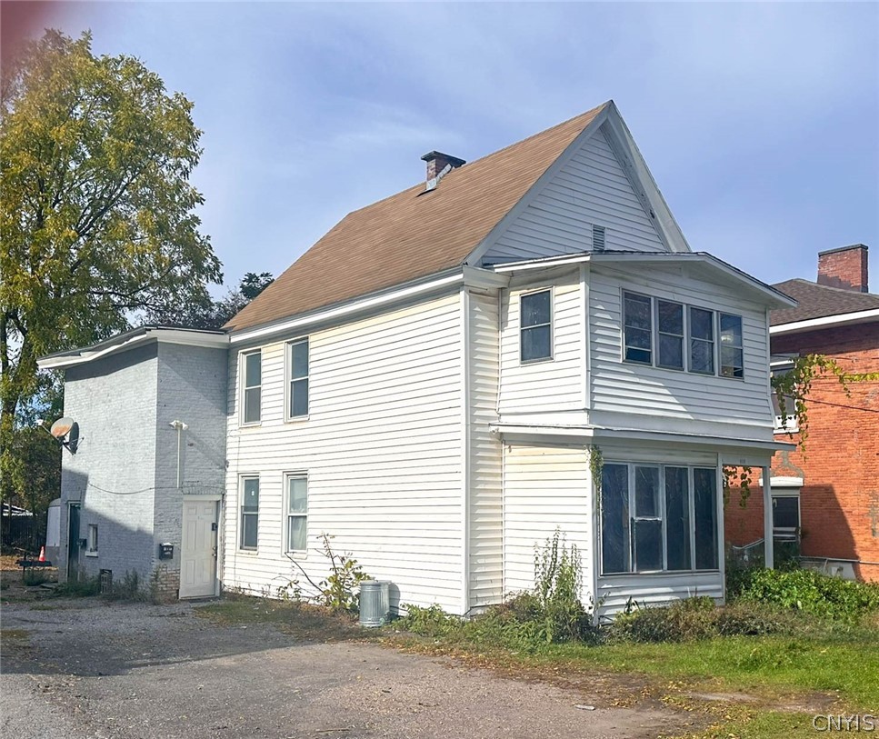 910 Downer Avenue