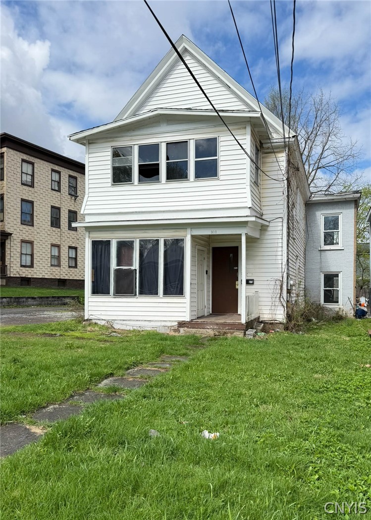 910 Downer Avenue