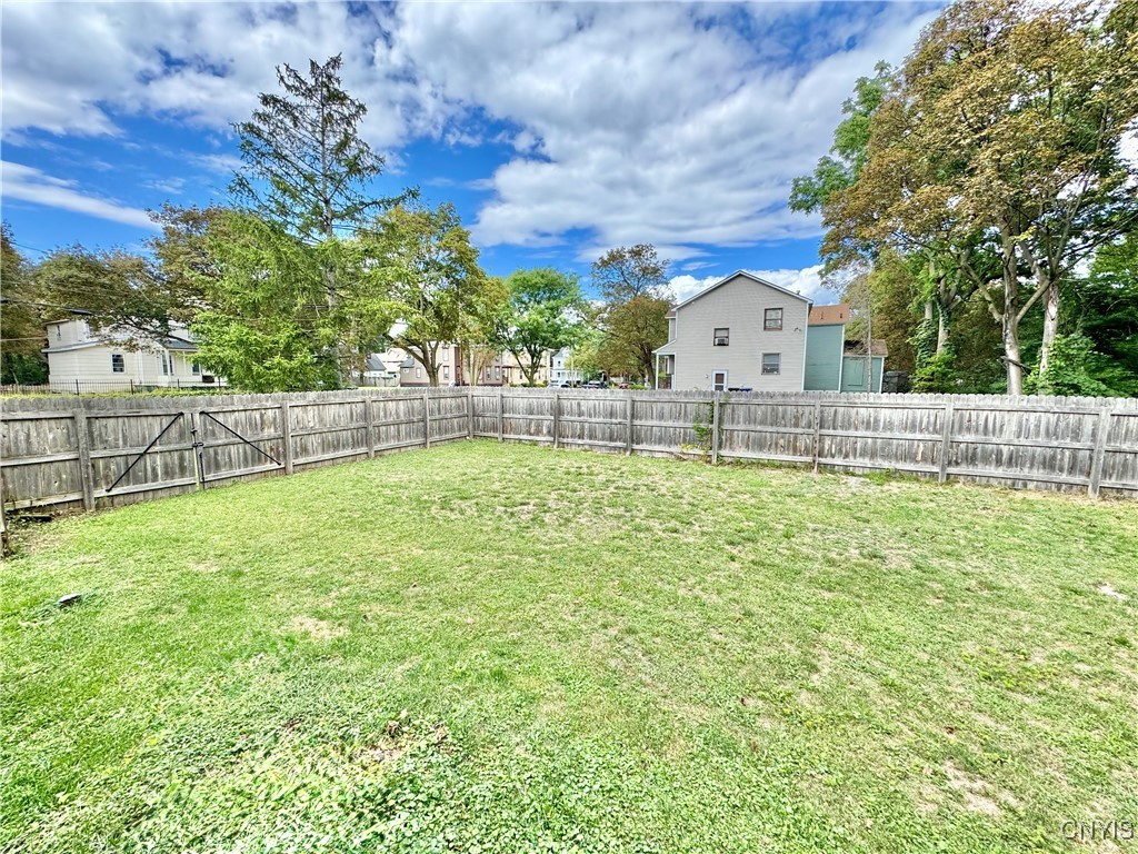 Syracuse, New York 13205, United States, 9 Bedrooms Bedrooms, ,3 BathroomsBathrooms,Residential,Active,211543