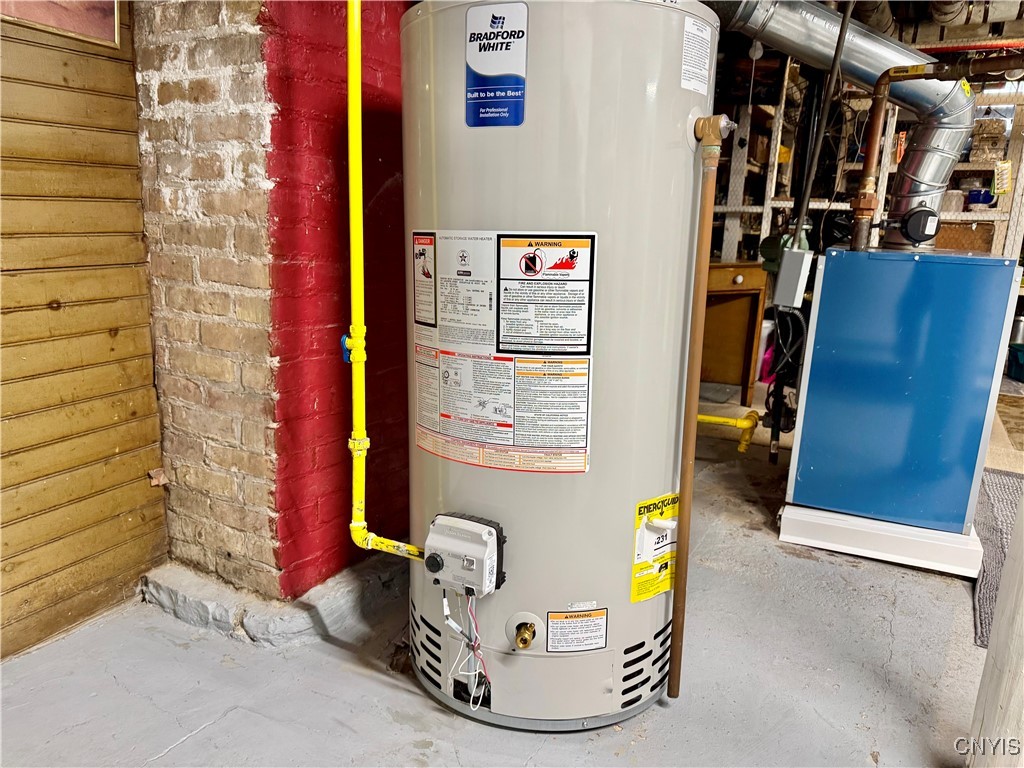 Syracuse, New York 13205, United States, 9 Bedrooms Bedrooms, ,3 BathroomsBathrooms,Residential,Active,211543