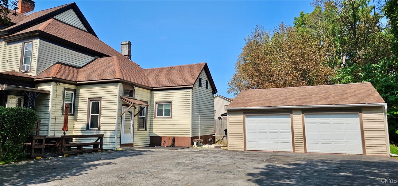 Syracuse, New York 13205, United States, 9 Bedrooms Bedrooms, ,3 BathroomsBathrooms,Residential,Active,211543