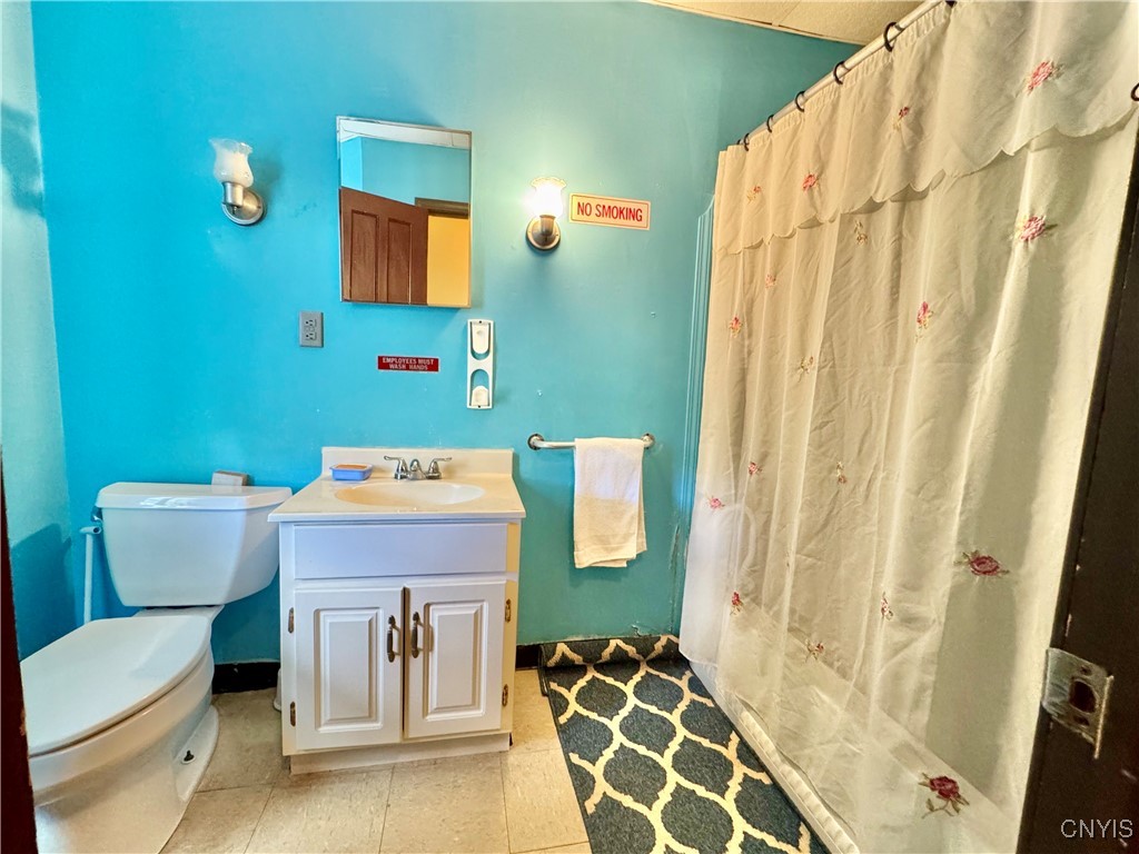 Syracuse, New York 13205, United States, 9 Bedrooms Bedrooms, ,3 BathroomsBathrooms,Residential,Active,211543