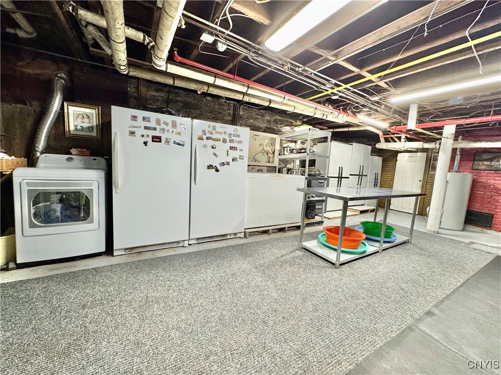 Syracuse, New York 13205, United States, 9 Bedrooms Bedrooms, ,3 BathroomsBathrooms,Residential,Active,211543