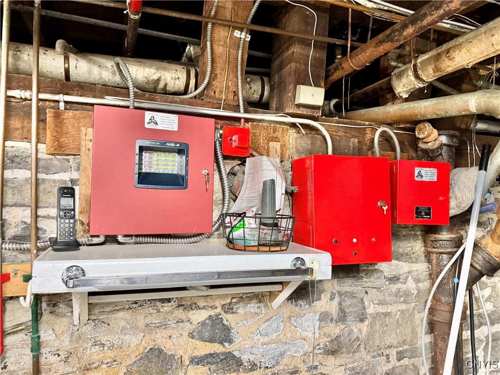 Syracuse, New York 13205, United States, 9 Bedrooms Bedrooms, ,3 BathroomsBathrooms,Residential,Active,211543