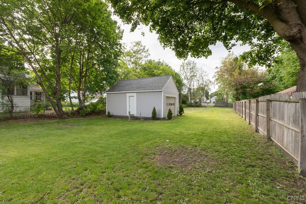 210 Essex Street, Syracuse, New York image 38