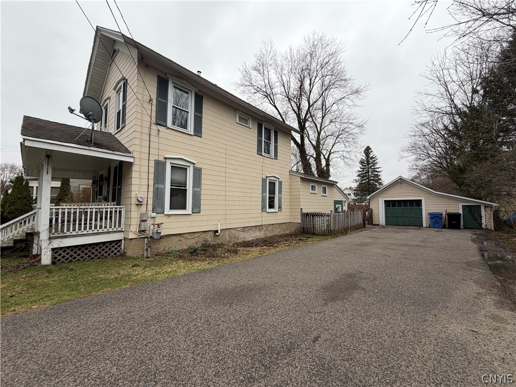 30 Squires Street