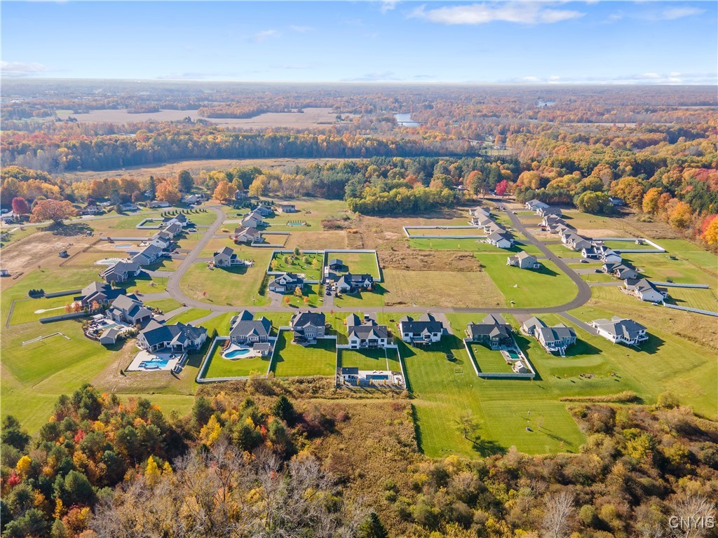 4523 Hollyshire Way, Clay, New York image 2