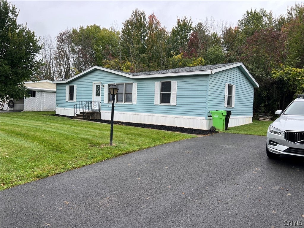 8 APPLEWOOD BLVD