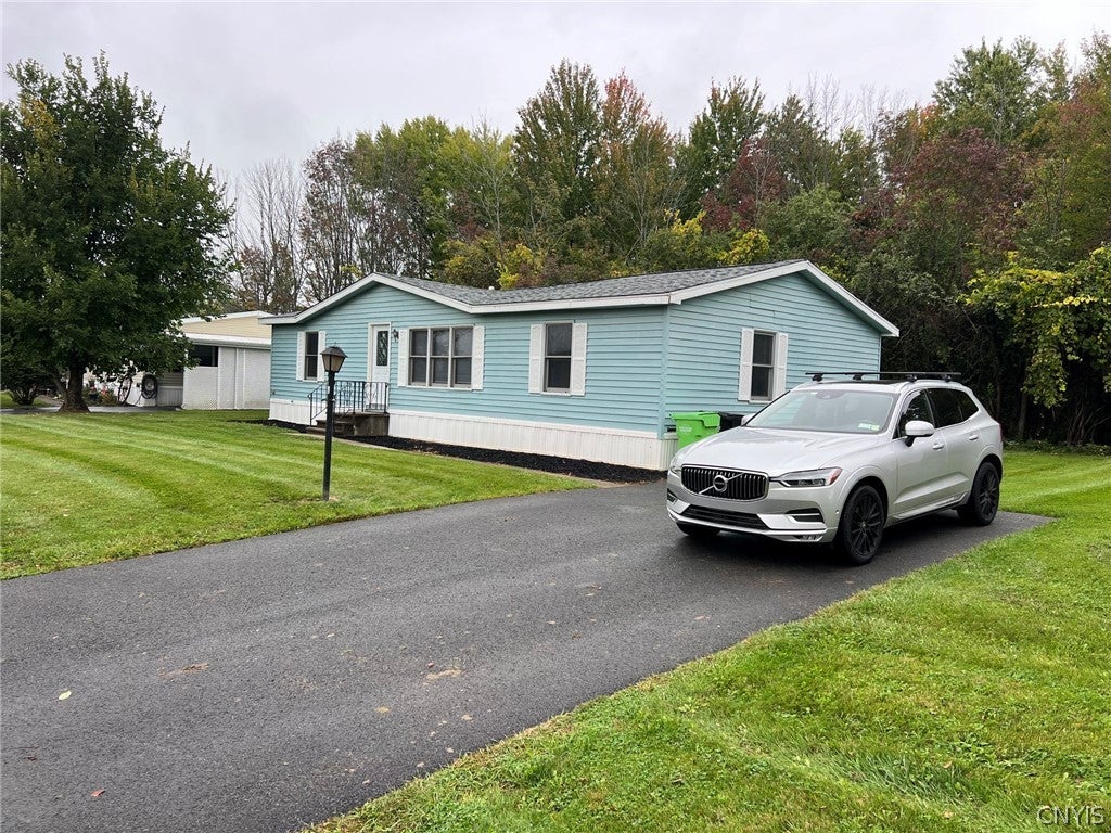 8 APPLEWOOD BLVD