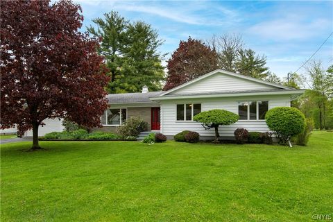 Homes For Sale - 7 Knollwood Road<br/> Oneida County, New Hartford, NY 13413