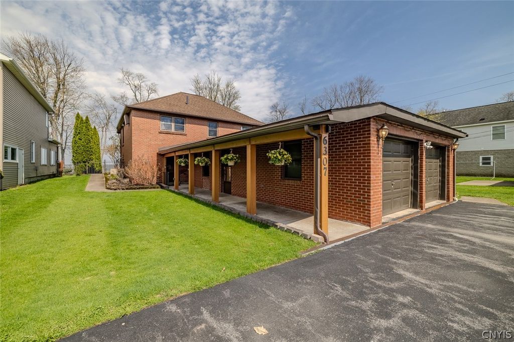 Photo of 6307 Muskrat Bay Road, Cicero, NY 13029 (MLS # S1677255)