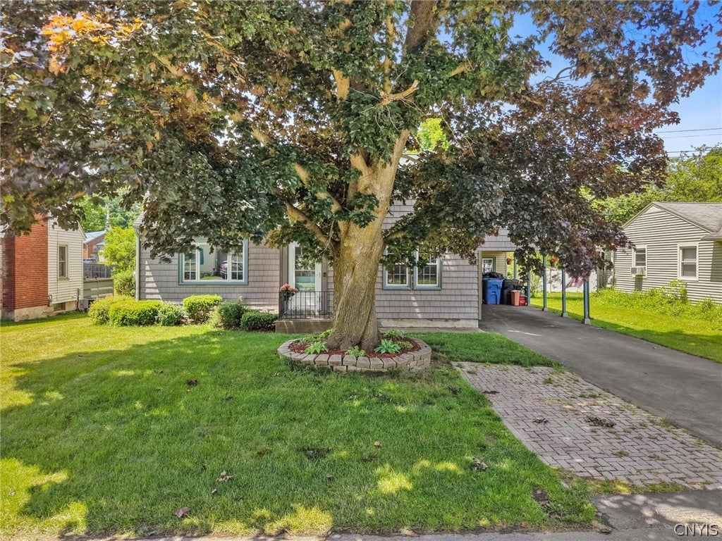 8 Glyndon Avenue