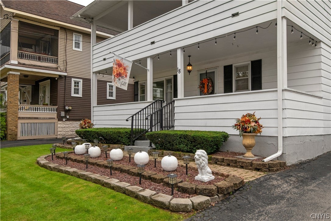 18 Van Vorst Street
