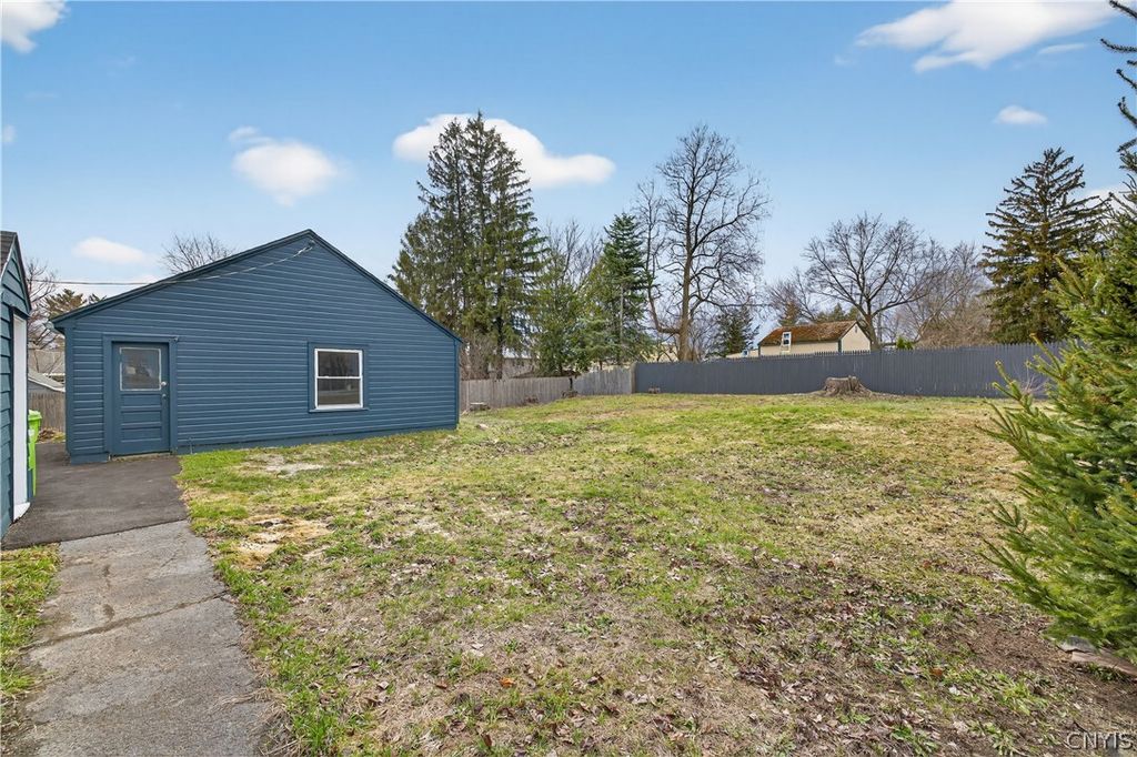 Photo of 303 E Fremont Road, Manlius, NY 13057 (MLS # S1667121)