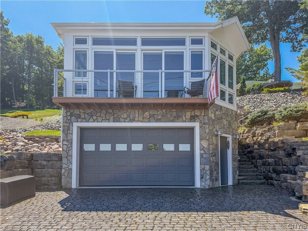 105 Bartlett Point Road