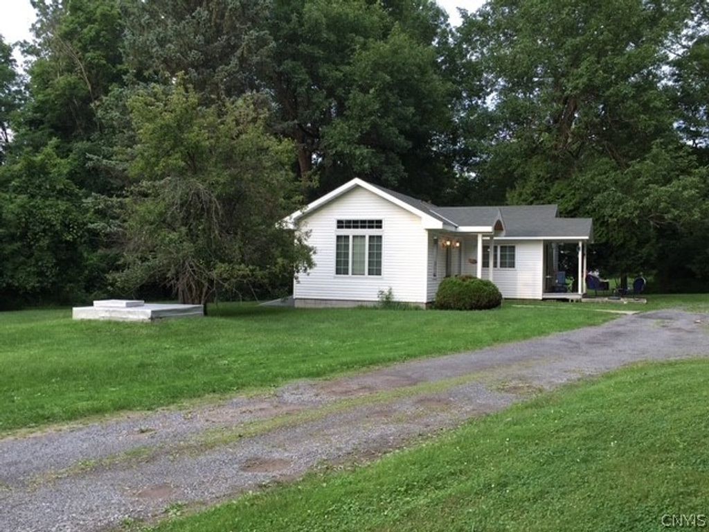 Photo of 3166B Seneca Turnpike, Lenox, NY 13032 (MLS # S1677619)