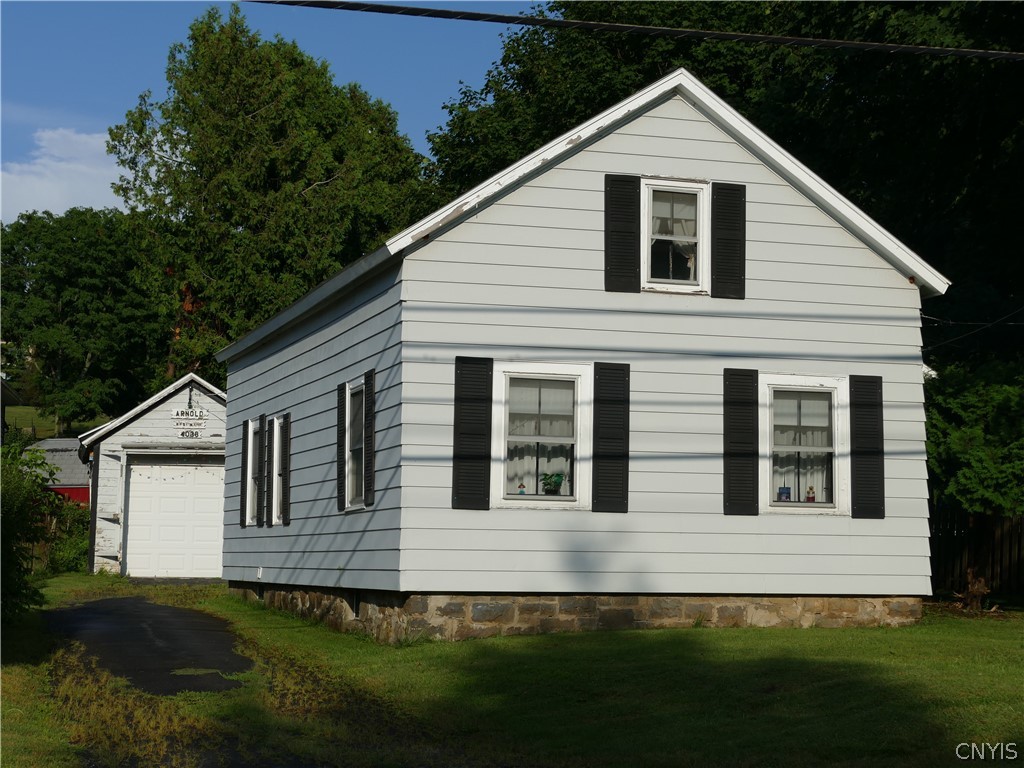 4038 Oneida Street, New Hartford, New York image 1