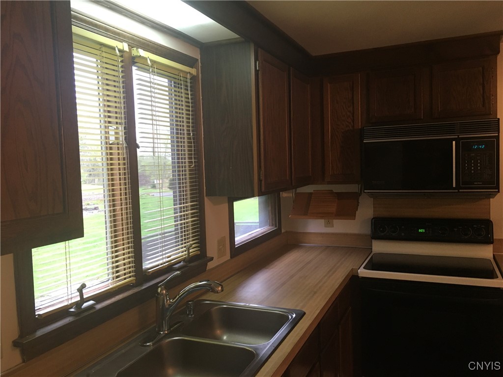 7653 Windsor Drive, Clay, New York image 21