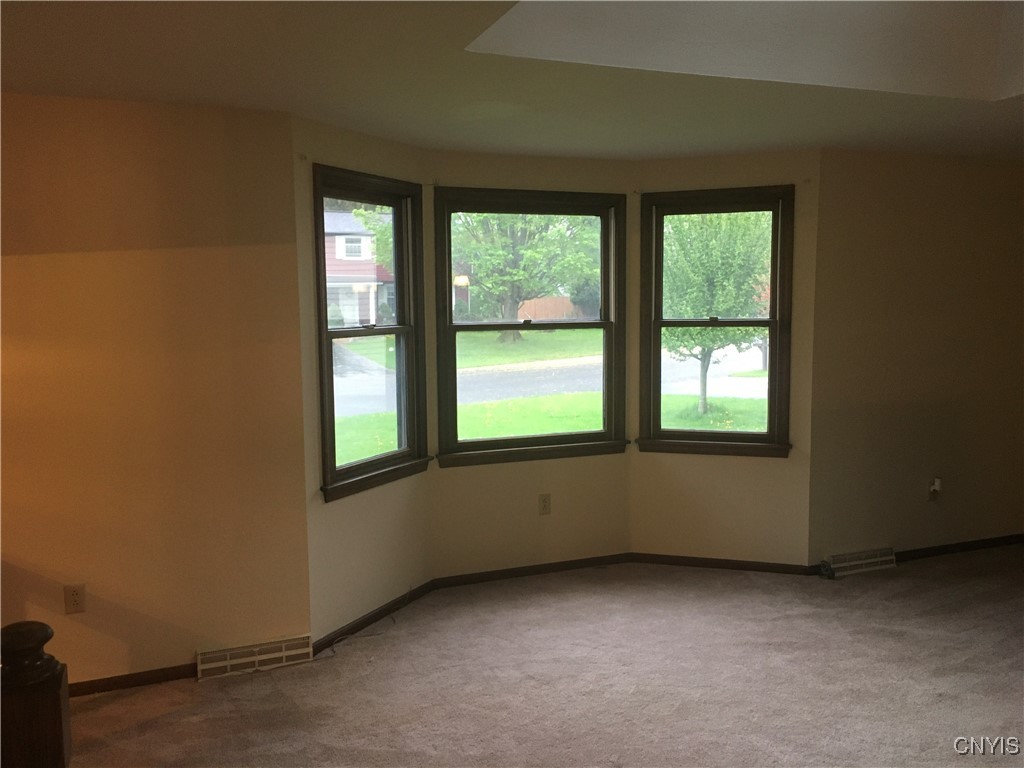 7653 Windsor Drive, Clay, New York image 10