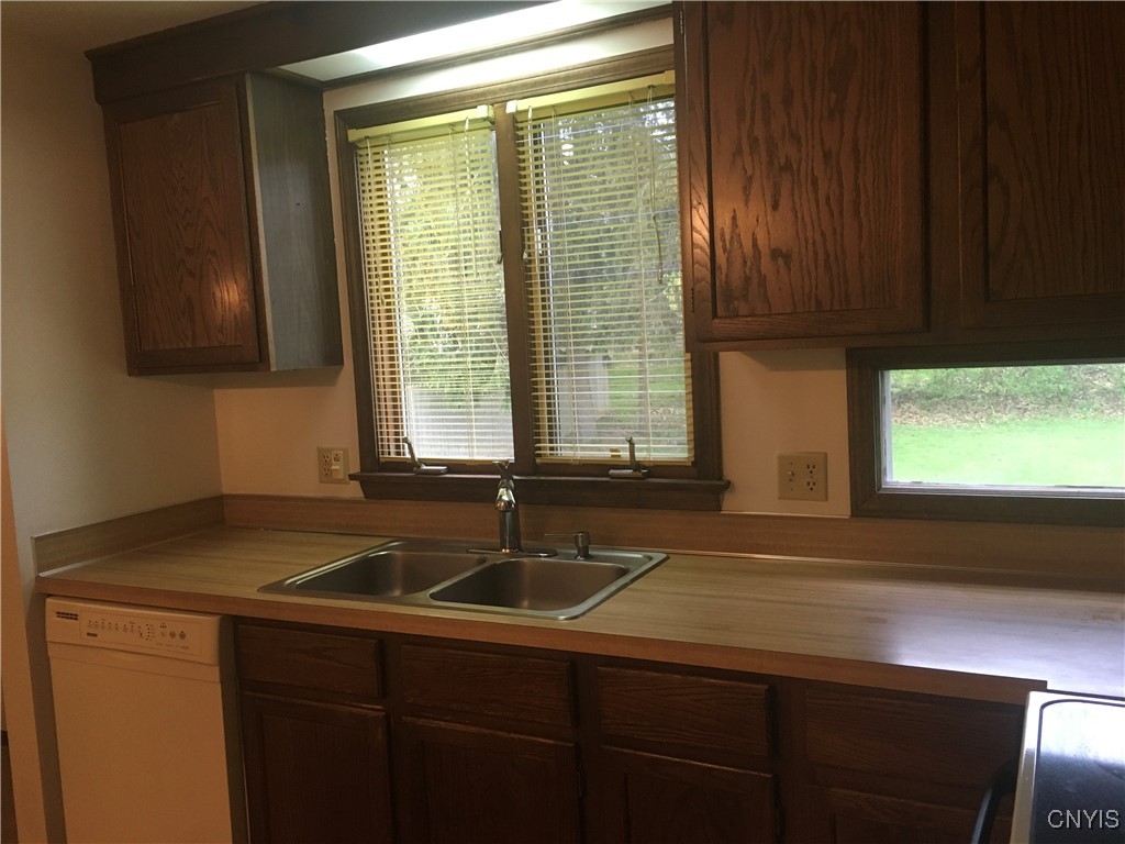 7653 Windsor Drive, Clay, New York image 20