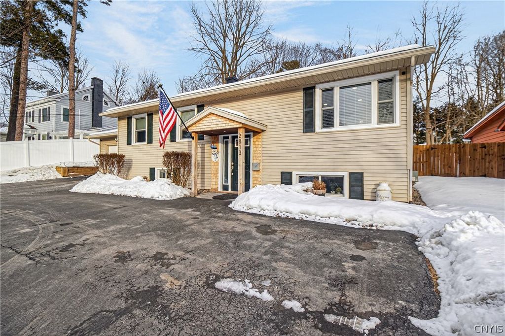 Photo of 2813 Oneida Street, Utica, NY 13501 (MLS # S1665793)
