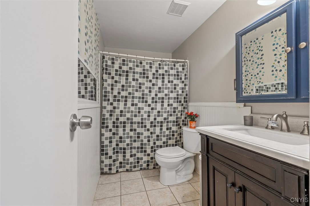 7700 Fitzpatrick Drive, Clay, New York image 16