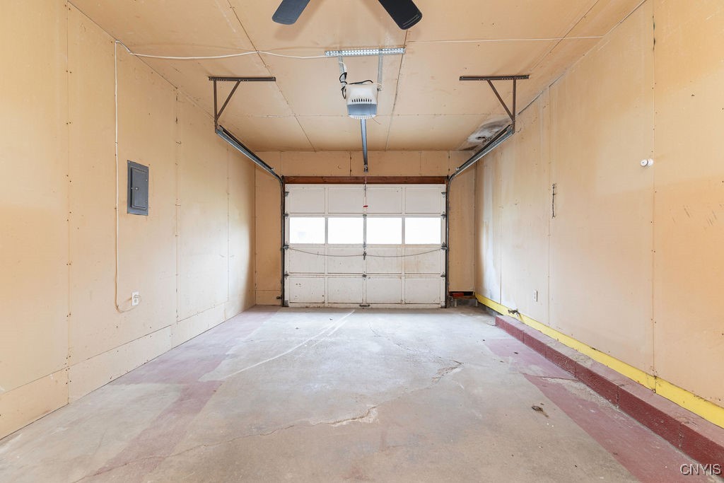 4257 Gemini Path Path, Clay, New York image 36