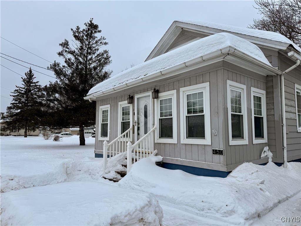450 Coventry Avenue, Utica, New York image 1