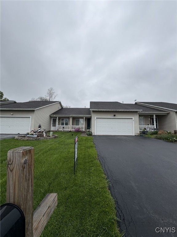 3674 Black Brant Drive, Clay, New York image 1