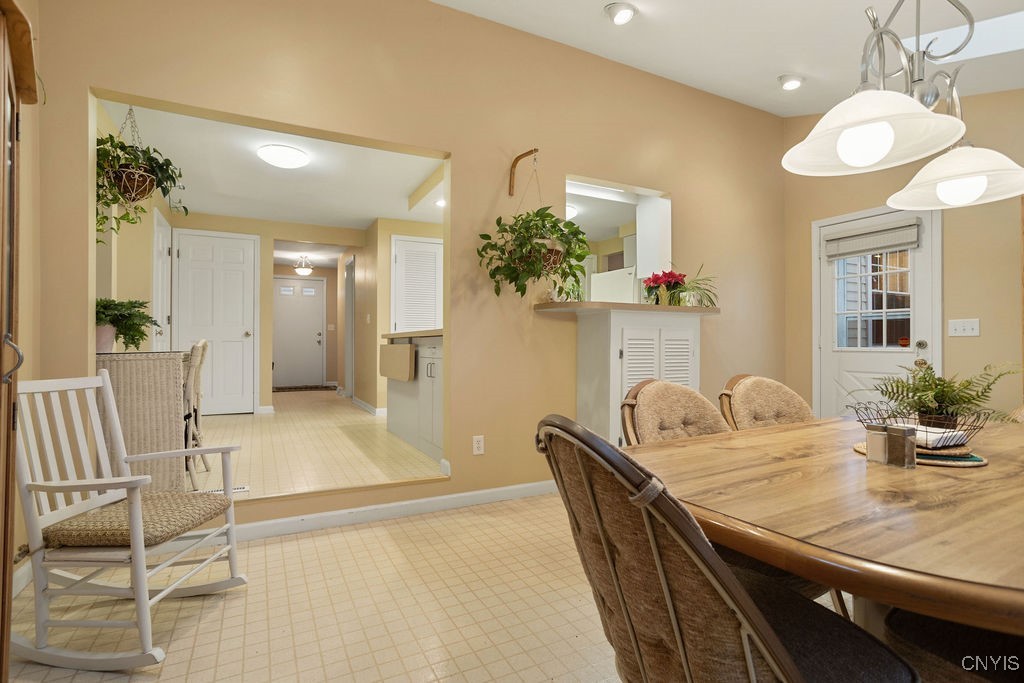4969 Look Kinney Circle, Clay, New York image 10