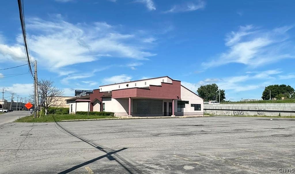 Photo of 961 Canal Street, Syracuse, NY 13210 (MLS # S1694180)