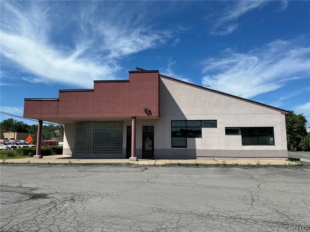 Photo of 961 Canal Street, Syracuse, NY 13210 (MLS # S1694180)