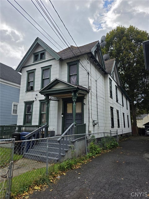 Multifamily For Sale - 113 Davis Street<br/> Syracuse, NY 13204