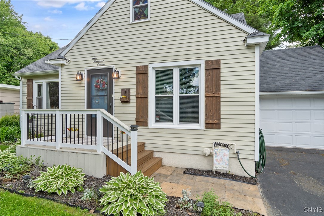 111 Patricia Lane, Cicero, New York image 3